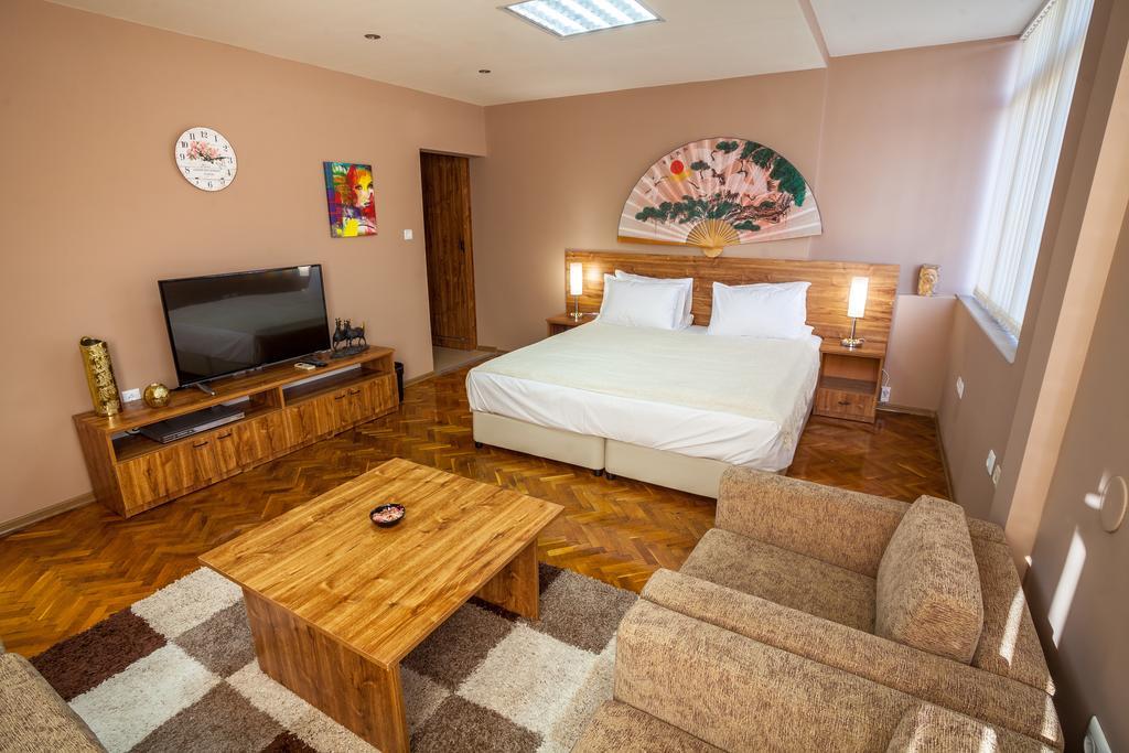Panorama Top Floor Rooms In Hotel Tundzha Ямбол Экстерьер фото