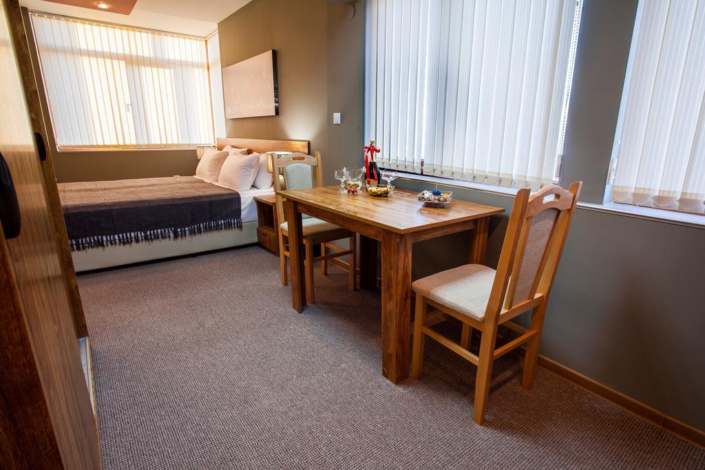 Panorama Top Floor Rooms In Hotel Tundzha Ямбол Экстерьер фото