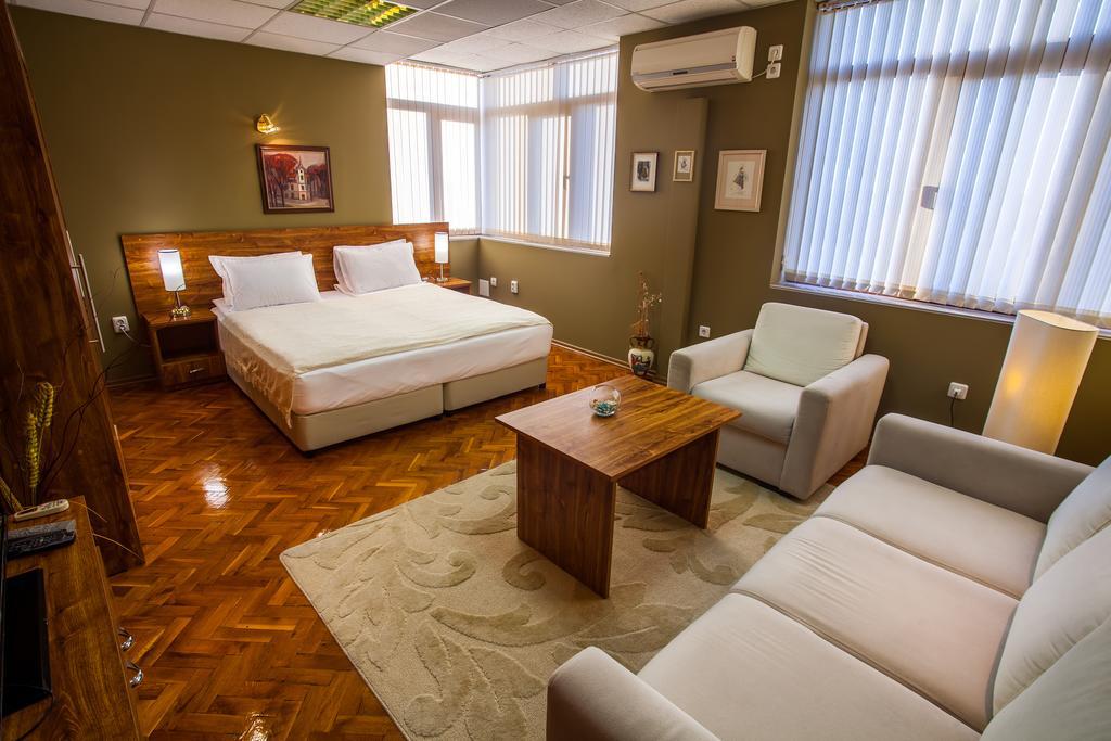 Panorama Top Floor Rooms In Hotel Tundzha Ямбол Экстерьер фото