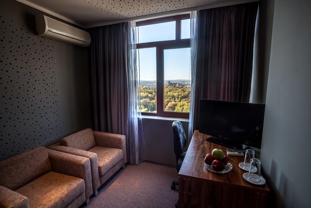 Panorama Top Floor Rooms In Hotel Tundzha Ямбол Экстерьер фото