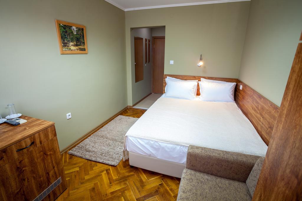Panorama Top Floor Rooms In Hotel Tundzha Ямбол Экстерьер фото