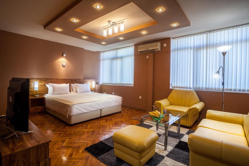 Panorama Top Floor Rooms In Hotel Tundzha Ямбол Экстерьер фото