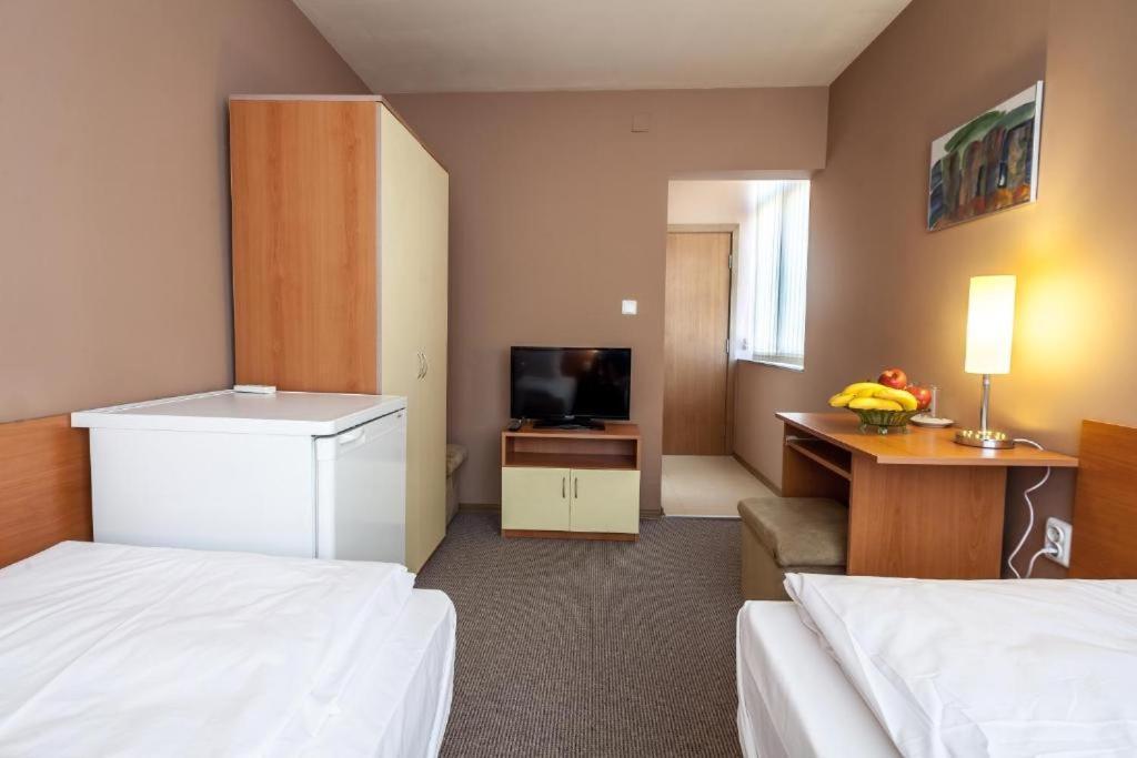 Panorama Top Floor Rooms In Hotel Tundzha Ямбол Экстерьер фото